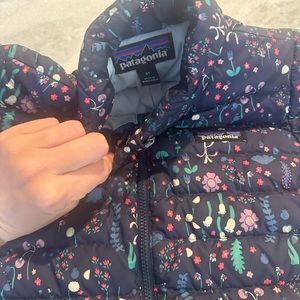 Patagonia puff jacket toddler 3T like new